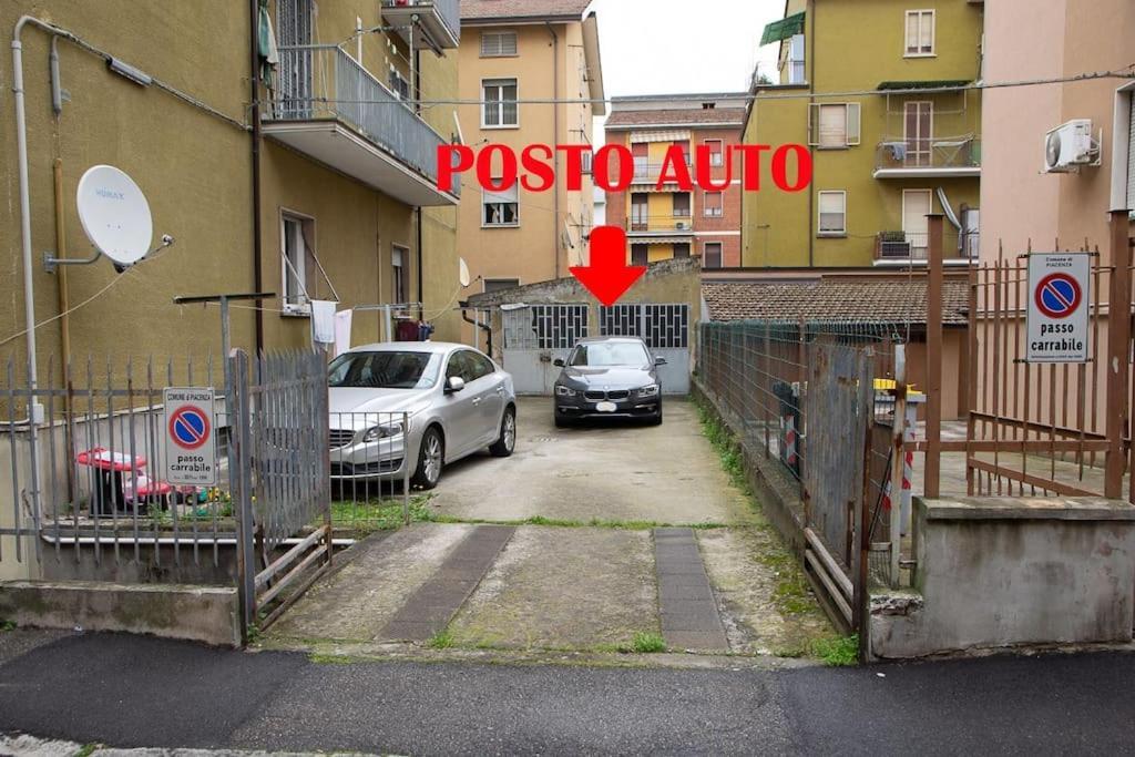 Appartamento Grazioso Con Parcheggio Privato Piacenza Exterior foto